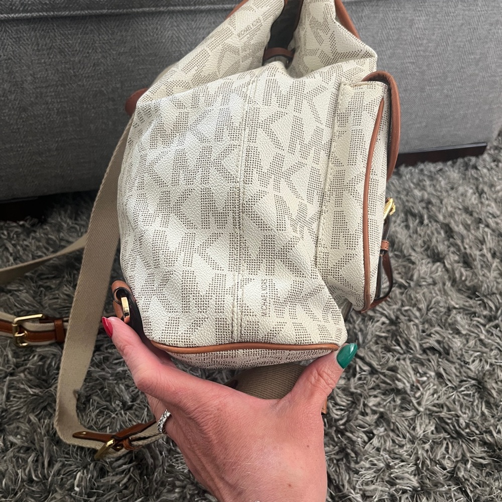 Michael Kors Cream/Brown Logo Bag Set - Picture 14 of 16